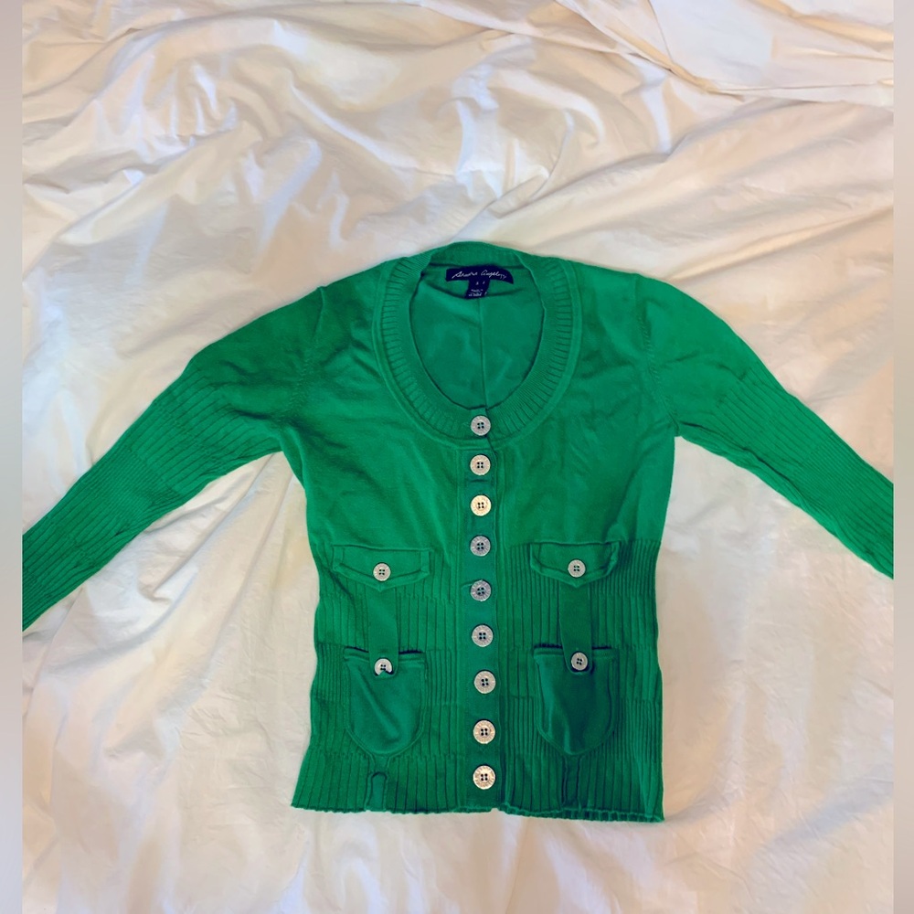 Green woman’s light weight cardigan sweater top. size s Sandra angelozzi